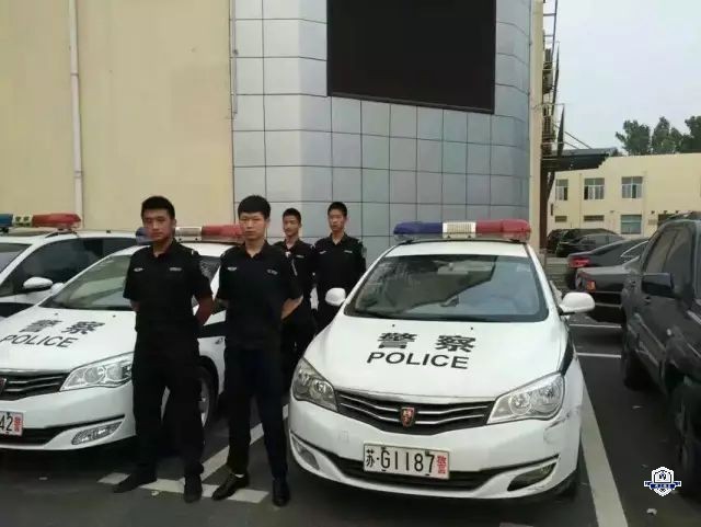 警察车图片.jpg